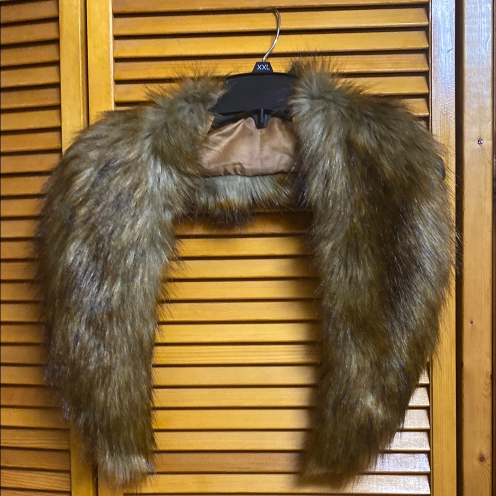 Stylish Tan  faux fur collar length 42” possibly adjustable to any coats